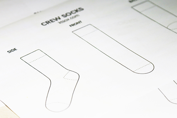 Use free hand-painted template to design socks